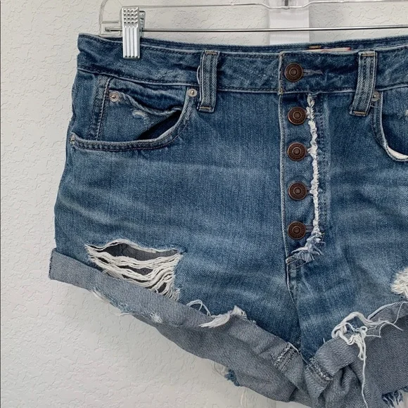 We the Free Romeo Rolled Distressed Blue Jean Shorts Size 30 - Picture 2 of 10